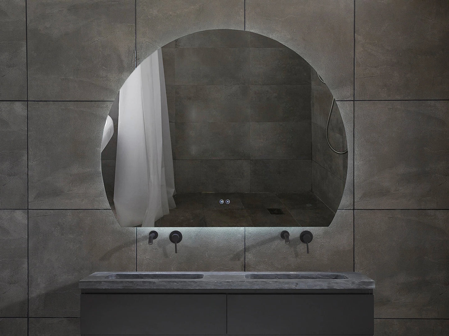 Hannah | LED Badkamerspiegel – Halfrond condensvrij & 3 kleuren dimbaar