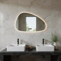 Tess | LED Badkamerspiegel – Organisch Design met Klok, Verwarming & Touchbediening - 80cm tot 180cm  breed